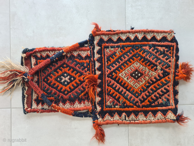 Tribal kurdisch Jaff Namakdan saltbag from Sanjab (Border Iran/Iraq) with sumakh embroidery 

~ 55x30cm

Complete and good condition 

Please contact me directly:

goekay.sargin@yahoo.de            