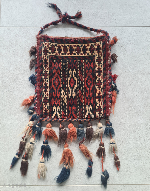 Antique Yomut Turkmen Spindle Bag IGSALYK from Central Asia. ~ 30x30cm without tassels. both sides knotted. 

Please contact me only directly:

Goekay.sargin@yahoo.de            