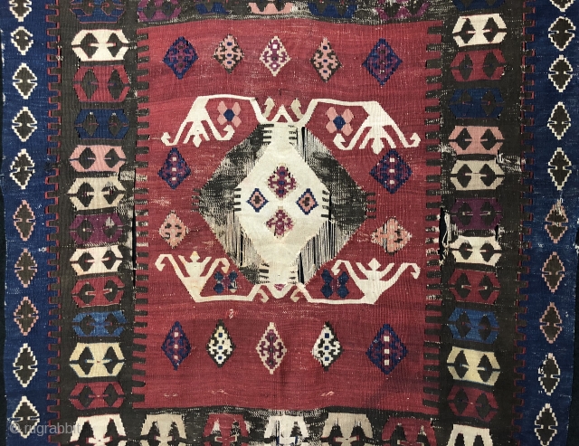 Anatolian Yuncu Kilim 19th Century Size 120x141 cm / 4'0'' x 4'7''                     