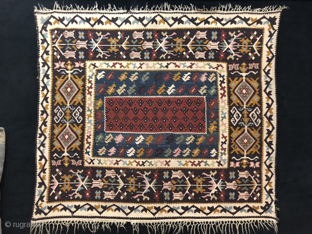 Pirot Kilim Size 207x181 cm / 6'8'' x 6'0''                        