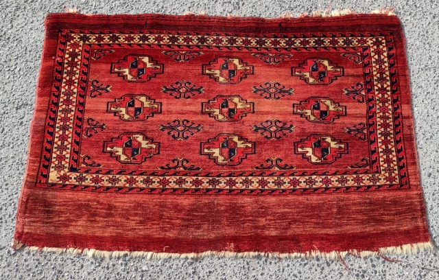 Turkmen Yamud

Circa 1870

Size : 80x123 cm                           