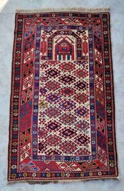 In perfect condition Akstafa Rug

Size : 95 x 155 cm 
                      