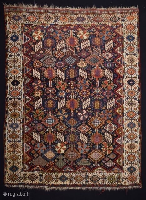 Qhasqai Shekarlu Rug

Size : 165x220 cm

Circa 1870                          