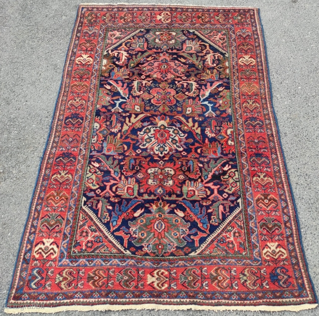 Mahal Carpet 

Size : 135x205 cm

                           