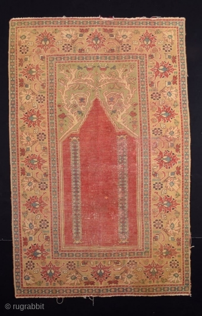 Tuduk  Carpet 

Size : 105x165 cm                          