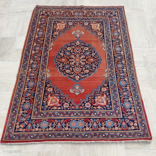 Antique Tabriz Rug 

In perfect condition 

The size : 140 x 195 cm 

Please reach me directly on this email : alpagutrugs@gmail.com           