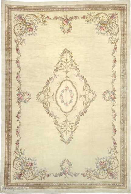 Antique French Savonnerie Rug
France ca.1920
19'3" x 12'10" (588 x 392 cm)
FJ Hakimian Reference #03045
                   