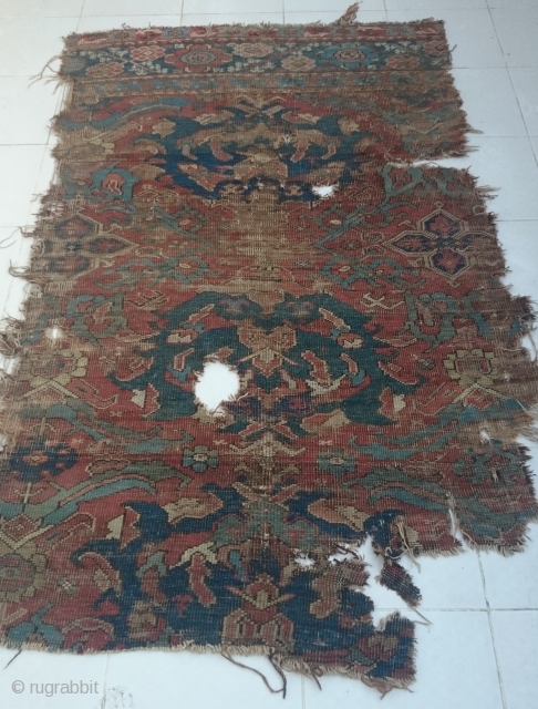 West Anatolian Oushak Rug Fragment – Smyrna Rug. Size: 114x200cm.
Last picture is only illustration, it shows another example in Carpet Museum Istanbul (Halı Müzesi): Inv.no: S.411, from Istanbul Süleymaniye Camii, 18th century.
 