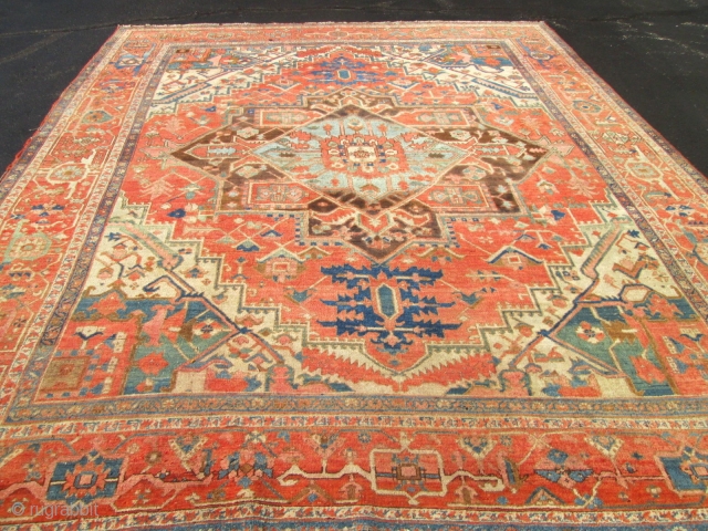 Decorative 9'x10' Antique Persian Serapi Oriental Rug.

size Ex 10'4''x8'10''. condition low even pile ,no wear.no repair. good quality knots. nice brown color abrash.circa 1880.         