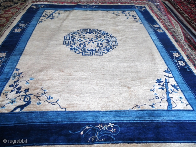 Antique Peking Chinese Rug.

size 8'3''x9'6''.

supper quality and condition.                         