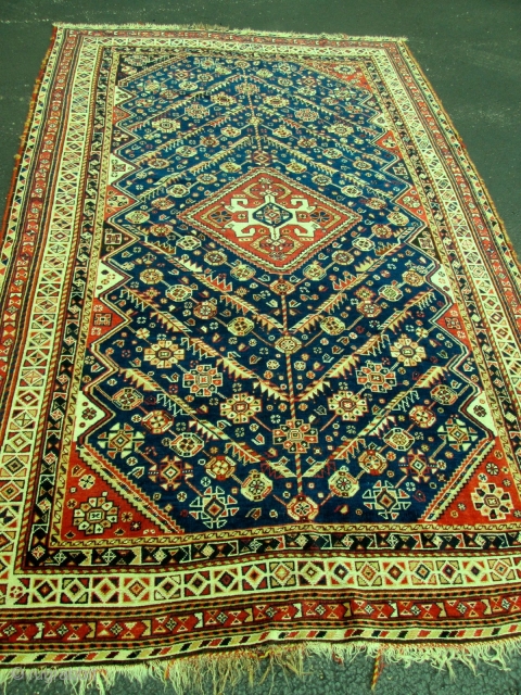 Antique Persian Qashgai Oriental Rug.

size 4'10''x7'7''.condition very good .                        