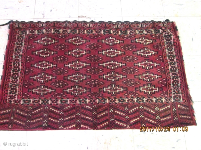 Old Turkoman bag.

size 3'9''x2'4'' 

good condition.                           