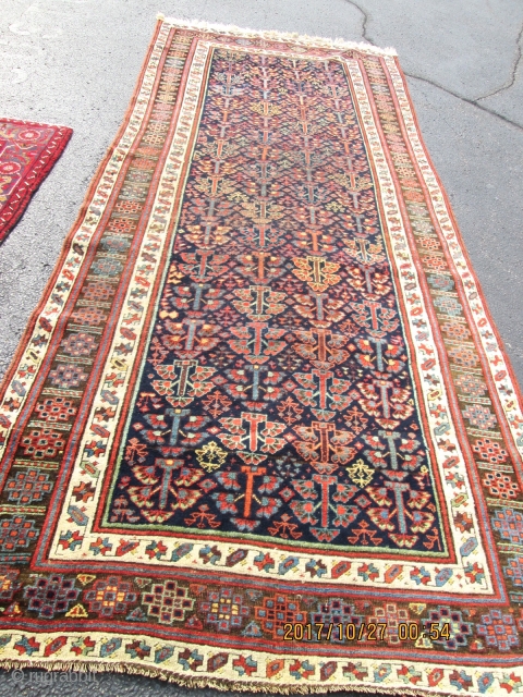 Antique Kurdish Bidjar.

size 5'x11'9''.                             