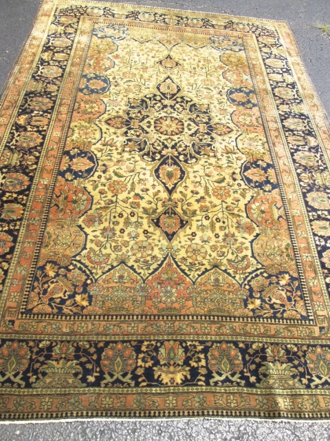 19th Century Persian Mohtasham Kashan.

size 4'7''x6'8''.                           