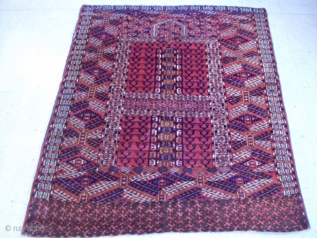 Turkoman rug...4'5 by 3'8 ft                            