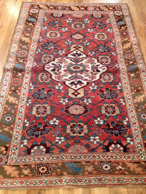 VERY ATTRACTIVE PERSIAN BIDJAR RUG
CONDITION AS SEEN
SIZE: 4'4 BY 6'9 FT
MAGNIFICENT COLORS                     