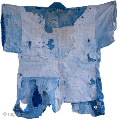 Japanese Antiques Clothing Boro Tsugihagi (Patch-Worked) Indigo Noragi (Farmer's Jacket) Size: 97cmx95.5cm Material: Cotton Age: Meiji Era (19th century) This is a jacket worn by Japanese farmers about 100 years ago. Tsugihagi  ...