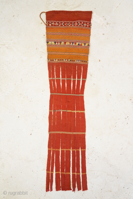 Pilu saluf 
West Timor, Indnesia
This timor pilu saluf was likely woven by Atoni or Dawan people in Timor as part of a warrior’s ceremonial costume. 

Cirica : early 20th century
Origin : Indonesia
Material :  ...