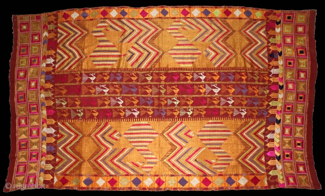 Sarpallu Phulkari from East (Punjab)India called As Sarpallu(Patang Design).Proper Samalsar, kotkapura of Punjab India.One of the rare design in Indian Phulkari.(DSE02180).            