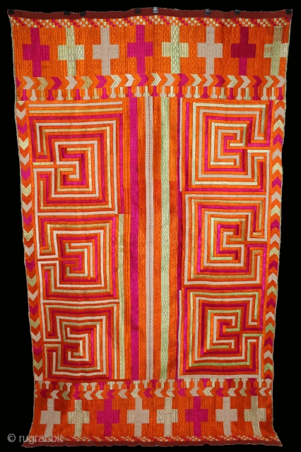 Rare Pattern Bhool Bhulaiya Bagh from East(Punjab)India.Six different Bhool Bhulaiya.Rarest of all the bagh and phulkari.(DSE01910).                 