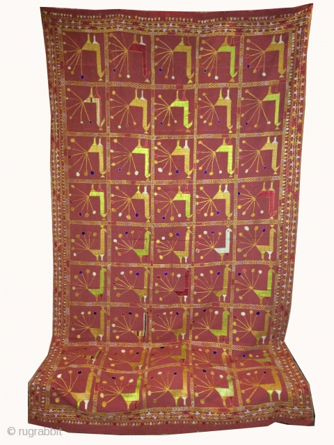 Vintage phulkari from East Indai punjab called as Peacock Design very rare kind of phulkari.Good condition (DSE00305)                