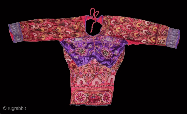 Women’s Top (Choli) Mochi Embroidery Chain Stich Silk Embroidery on Silk From Ahir Community Kutch Gujarat India.Circa 1900.(DSL05010).               