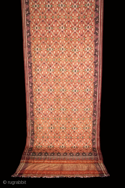 Patola Sari Double Ikat.Woven with Vohra-Gaji-Bhat,Used by the Vohra Muslim Merchant Caste From Patan Gujarat India.This pattern is called “Vohra Gaji Bhat”, A design favored by the Vohra Muslims.Its Size is 112cm  ...