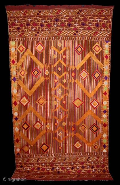 Phulkari From East(Punjab)India Called As Sarpallu(Patang Design) Bagh.Rare Design.Floss Silk on Hand Spun Cotton khaddar Cloth.Mind Condition.Its size is 124cm x 228cm.(DSE03420).           