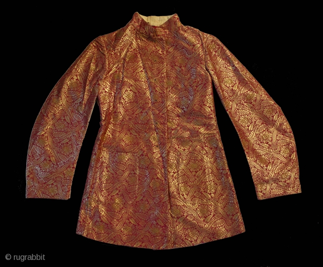 Brocade Coat (Man'Costume) from Varanasi India.Made to order for some Royal Family of Rajasthan.Its size is L 82cm X W 43cm.(DSC00690)            