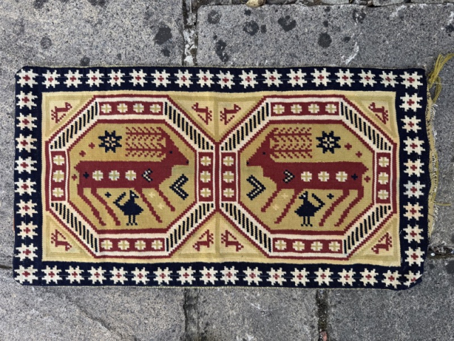 Antique Scanian cushion cover.
0.74m by 0.39m
Contact gene@heritage-antique-rugs.com for more pics, price etc
WhatsApp +44 (0)7803341863