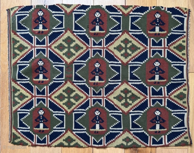 Late 19th century Scanian cushion face, with traditional design and classic colourway
0.71m by 0.56m
Contact gene@heritage-antique-rugs.com for more pics, price etc
WhatsApp +44 (0)7803341863