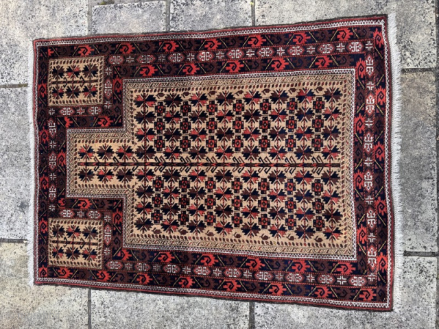 Crisp bold antique Belouch prayer rug, in near perfect condition, lustrous pile.
Contact gene@heritage-antique-rugs.com for more pics, price etc
WhatsApp +44 (0)7803341863