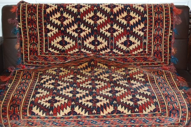 EXceptional Pair of Yomud Asmalyk, 19th century, All naturel colours, and very fine weaving, Great condition                 