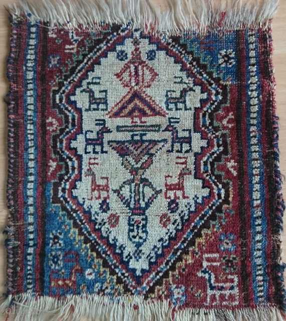 Small Shiraz Rug Fragment. 30x36cm.                            