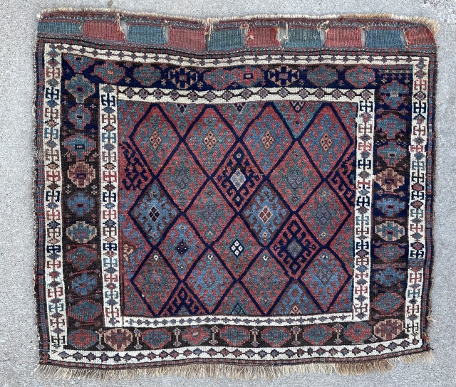 Beautiful antique Jaff Kurd bag face. Nice borders.

3'2" x 3'6"                       