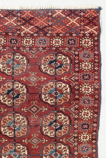 Stunning Tekke wedding rug. Beautiful coppery red and interesting seconday guls. Love the two different patterns on each elem.

3ft 1in x 4ft 1in          