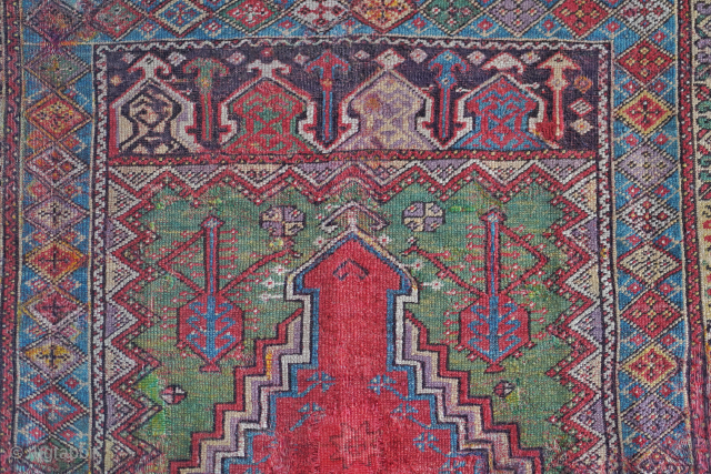 Early 1800s Mudjur prayer rug. 5'3" x 4'7" or 260 x 140cm. Contact me at steven.malloch@gmail.com or gerrerugs@gmail.com               