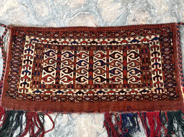 Antique Yomut mafrash with original back.

1'6" x 3'0"                         