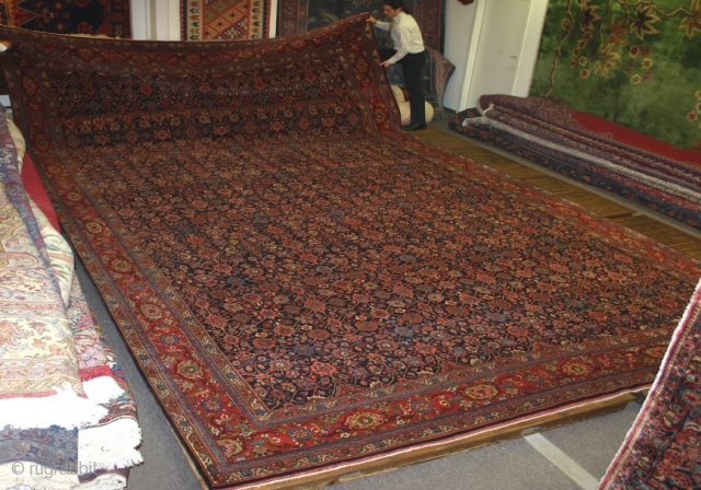 Antique Bidjar / Iran +100 yrs. old.
Top original condition with no areas of Restauration
Size: 6.50 x 3.73m (21.33 x 12.24 ft.)            