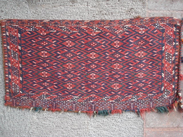 Wool-on-wool  flatweave torbah (tent bag) with its original back, hand woven by one of the Tekke Turkoman tribes in Turkmenistan, probably during  of the th 1900 century.   SİZE:  ...