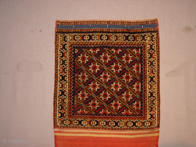 wonderful fine antique complete Qhashqay bag, with fine red woollen weft and complete closing sysytem, original kelim back, great even pile, great natural colors,no stains, no holes
the whole measures 55x110cm
1.8x3.7ft   