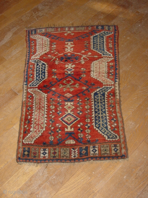 central anatolian ca 1880 full pile, konya. yastic, 63x99cm at its widest,  2.1x3.3ft , no repairs
                