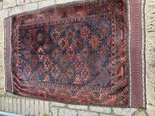 Gorgeous antique baluch rug, in good condition, original selvedges and headends , no repairs, no damages, clean
152x101cm
5.1x3.4ft