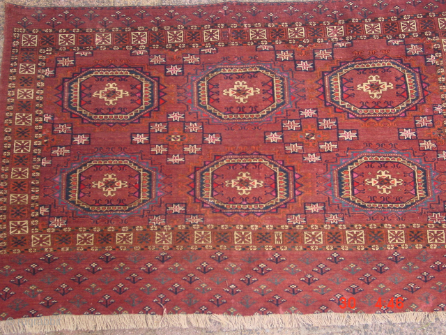 Gorgeous antique turkoman tekke chuwal with great use of silkknots, one very tiny corner repair, good pile, no stains, original selvedges , headends secured

118x79cm  3.9x2.6ft       