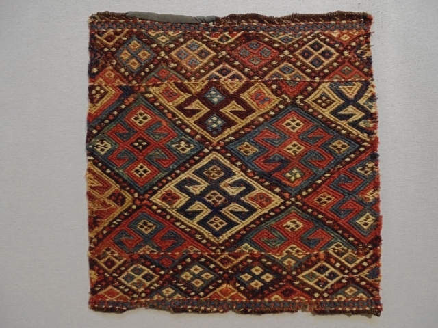 19th Century trebal jaf Soumakh Bagface
Size: 52x53cm
Natural colors                         