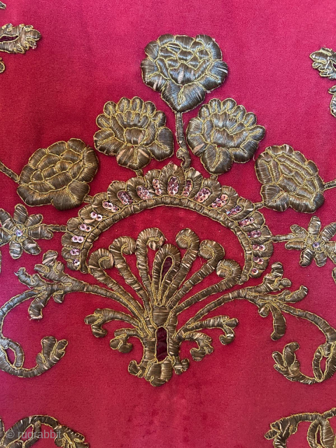 Late Ottoman Bedspread
1930s-1940s
Handmade
Height 215cm Width 210cm
Shipping included
gunduzhali88@gmail.com                          