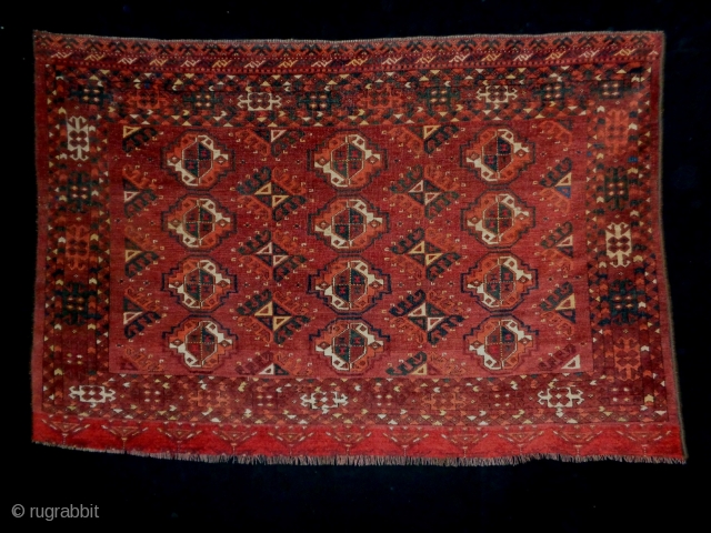 XXL Kizilayak Coual 
Size: 144x96cm (4.8x3.2ft)
Natural colors (except the red color at the bottom headend is not natural), made in circa 1910           