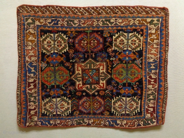 Vey Fine Kamseh/Qasqhay bagface
Size: 65x52cm
Natural colors (except the red color is not natural), made in circa 1910/20                