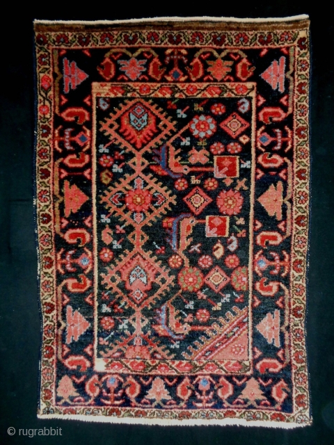 Kurdish Posti
Size: 62x92cm (2.1x3.1ft)
Natural colors, circa 90 years old, the bottom heanend is not original                  