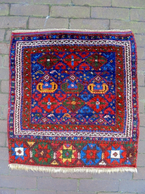 Kurdish bagface
Size: 66x68cm
Natural colors, super wool quality, circa 80 - 90 years old                    